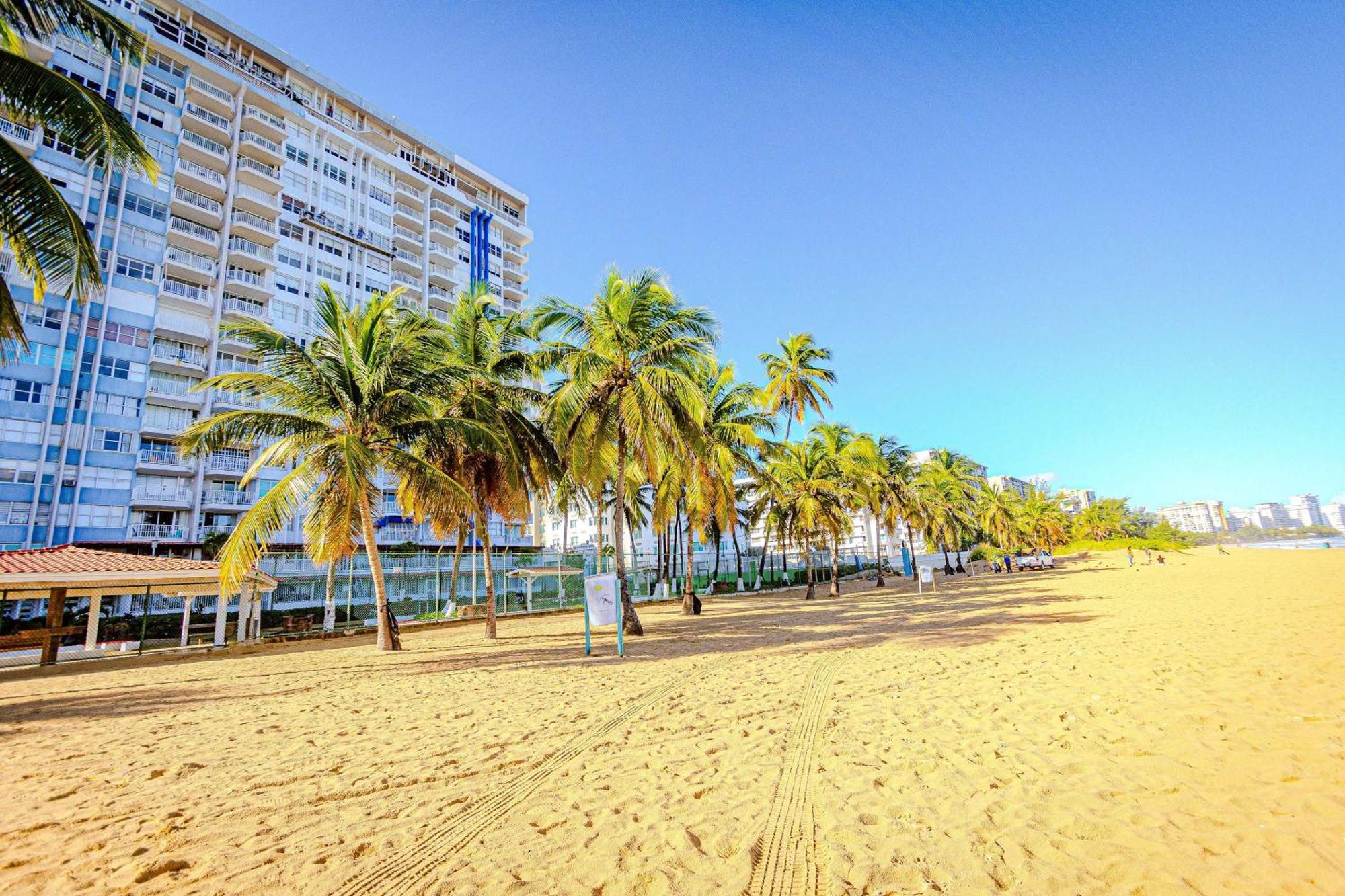 Sunset Paradise Cozy Beachfront Escape - Isla Verde San Juan Exterior foto